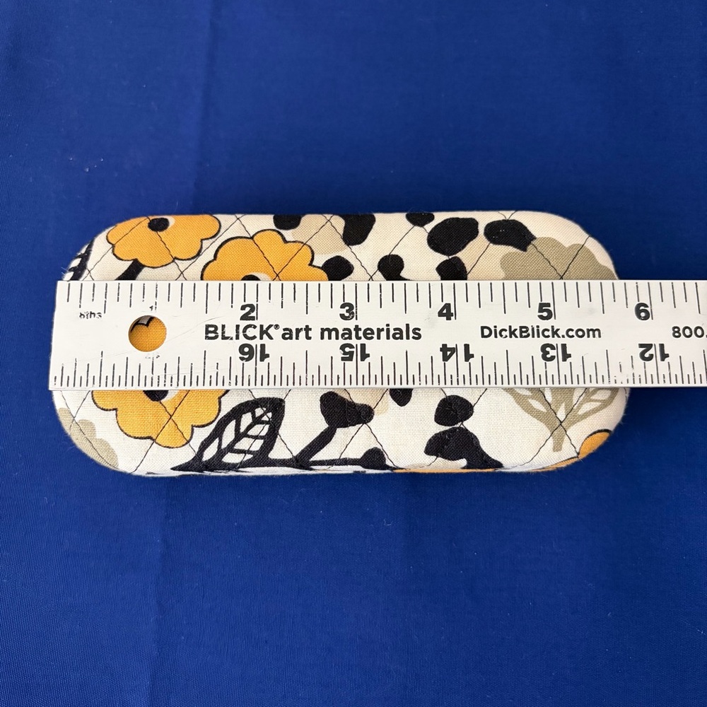 Vera Bradley Quilted Sunglass Case / Eye Glass Case - Picture 7 of 8